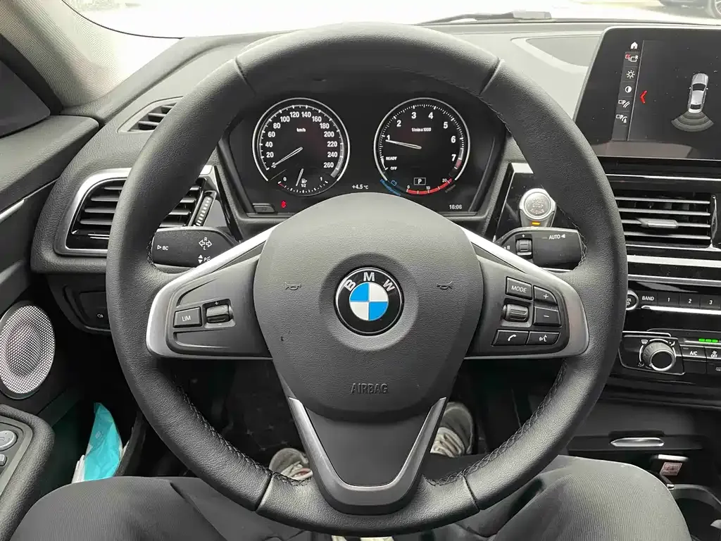 BMW 1 Series 2023 из CN, фото 9