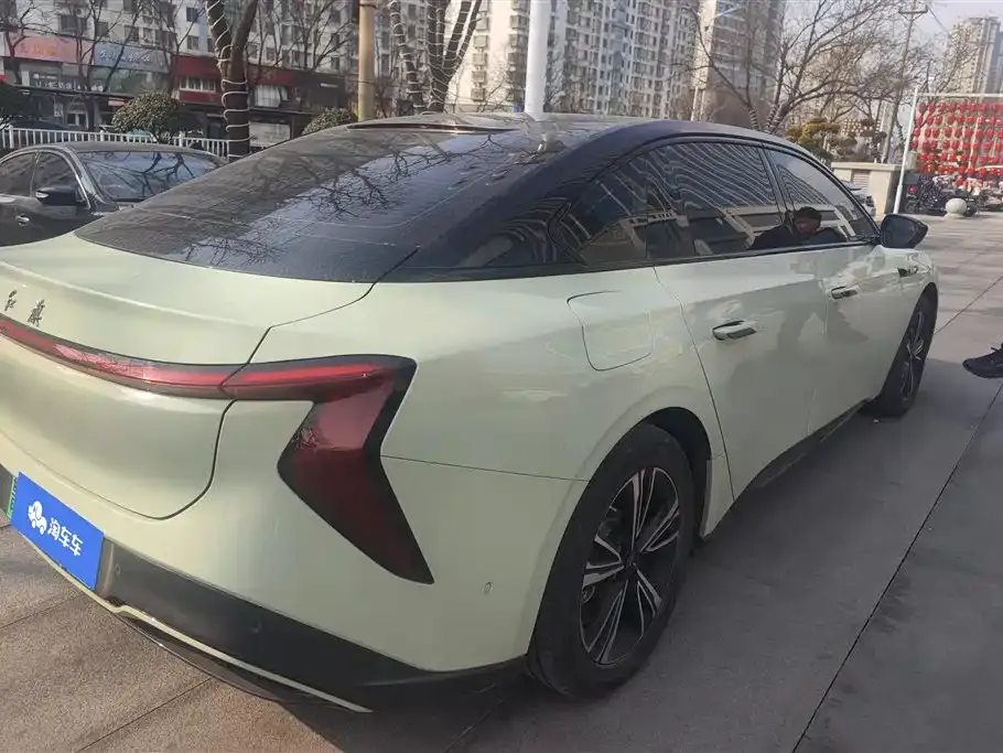 Hongqi EH7 2024 из CN, фото 3