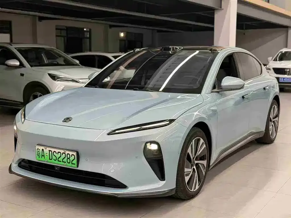 NIO ET5