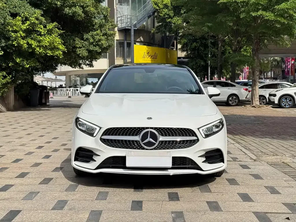 Mercedes-Benz A-Class 2023 из CN, фото 4