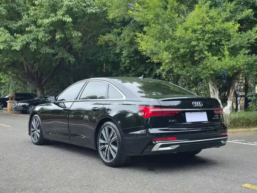 Audi A6L — фото 10