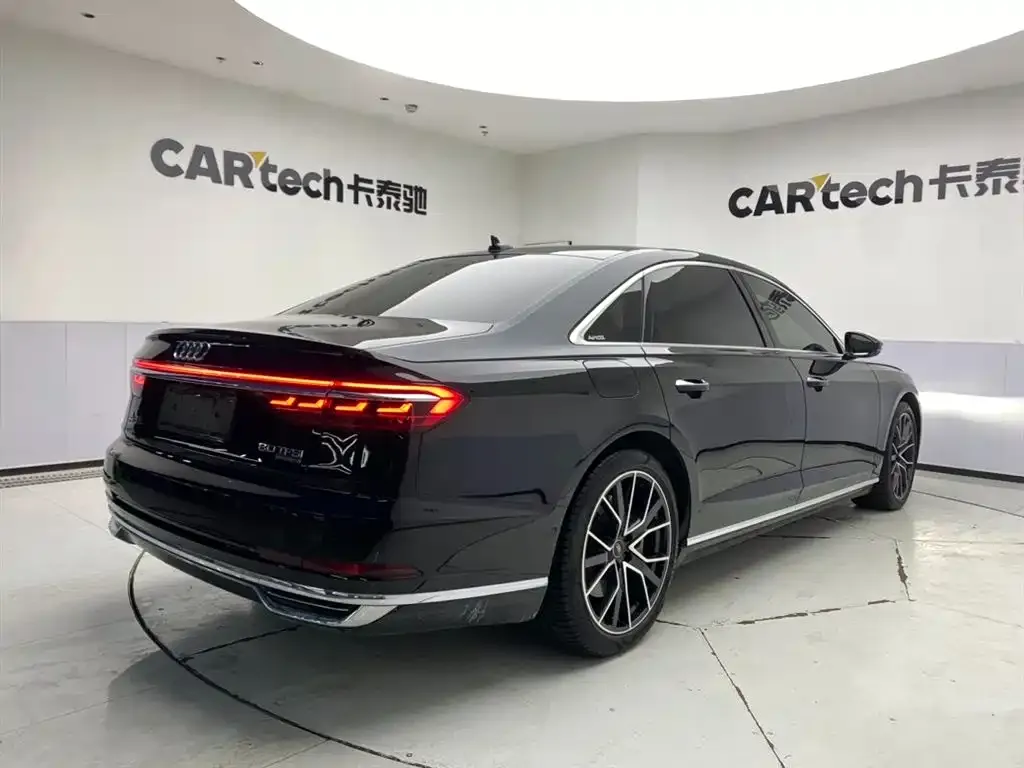 Audi A8 2022 из CN, фото 2