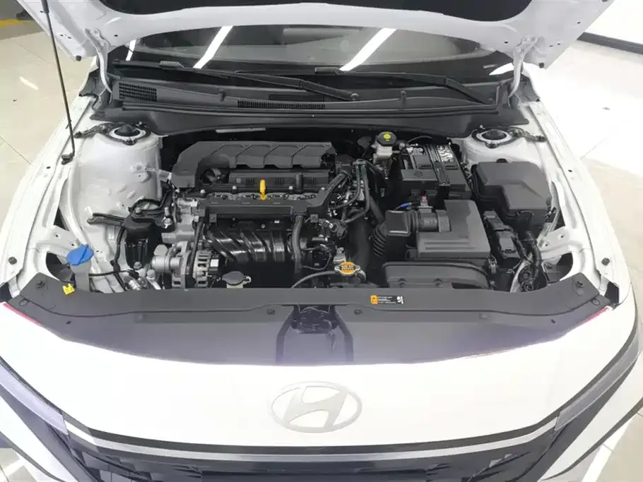 Hyundai Elantra — фото 9