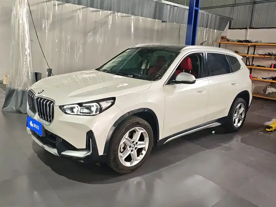 BMW X1 — фото 1