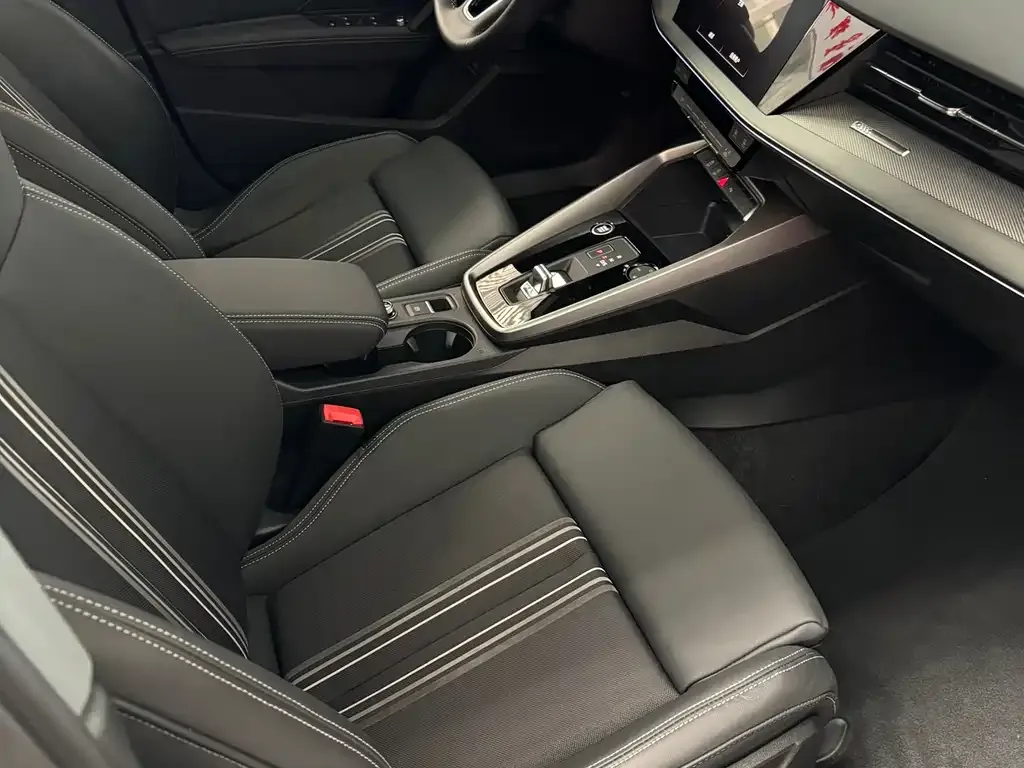 Audi A3 2024 из CN, фото 6