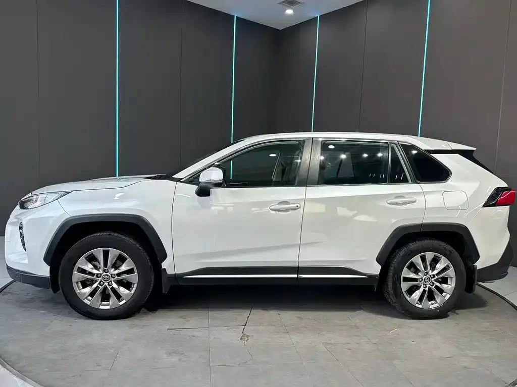 Toyota Wildlander 2022 из CN, фото 3