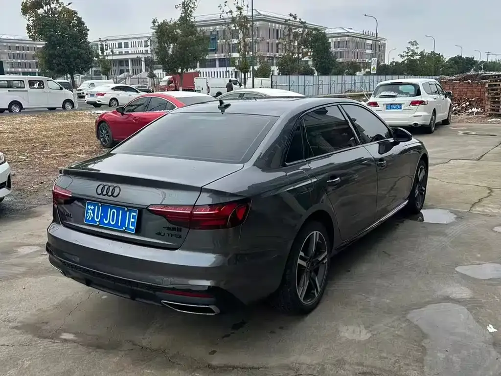 Audi A4L 2023 из CN, фото 8