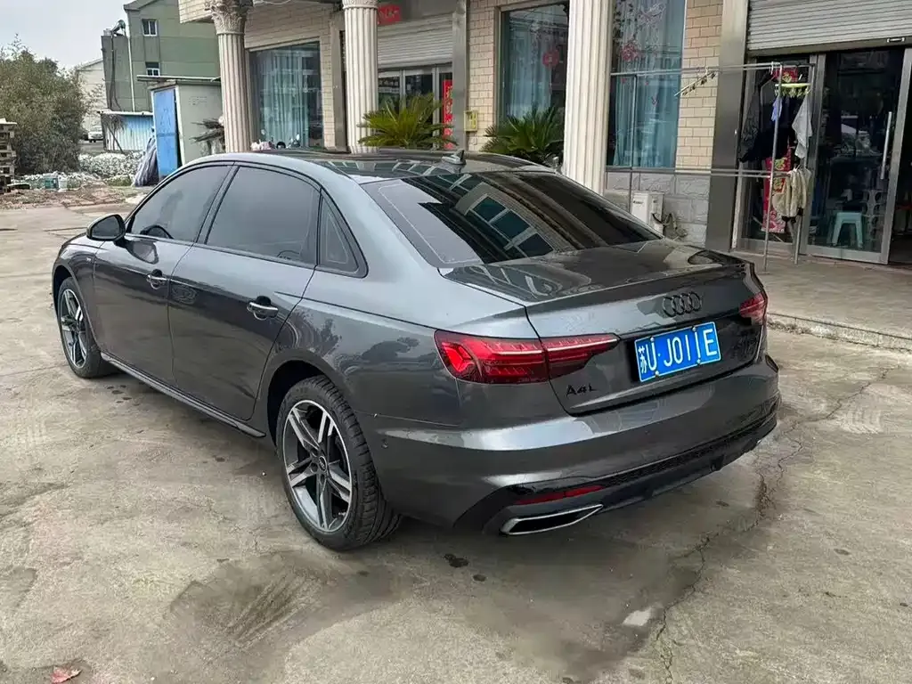 Audi A4L 2023 из CN, фото 7