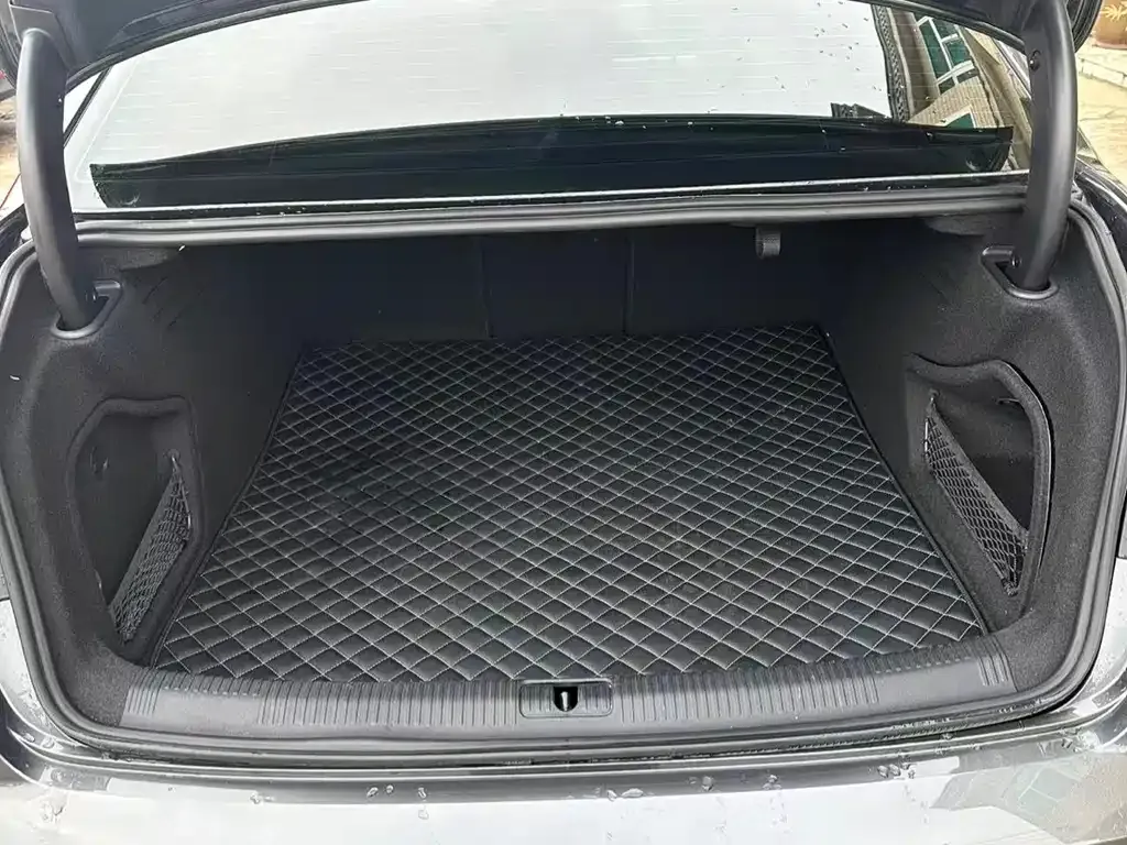 Audi A4L 2023 из CN, фото 5