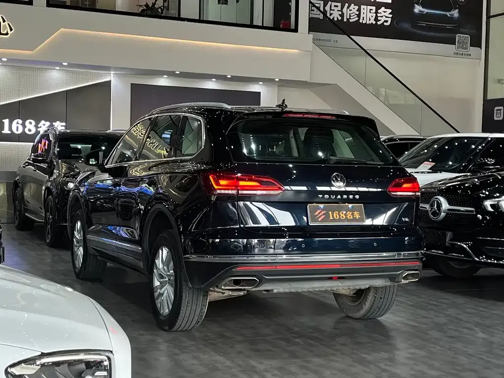 Volkswagen Touareg — фото 8