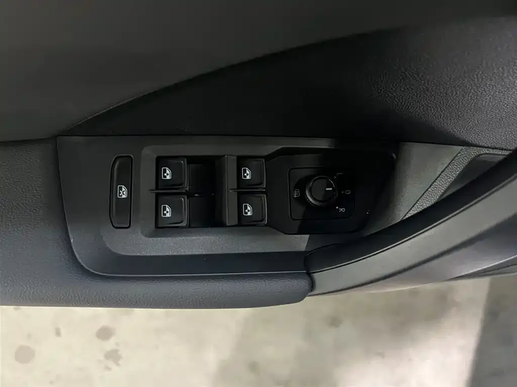 Volkswagen Tharu 2021 из CN, фото 2