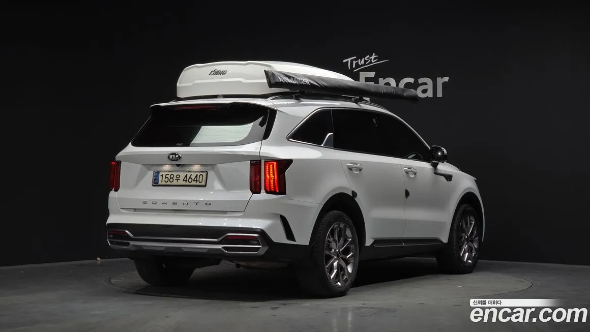 Kia Sorento — фото 8