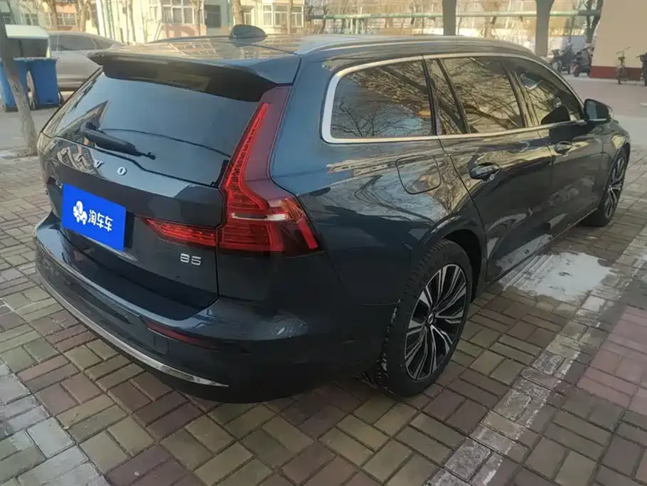 Volvo V60 2024 из CN, фото 5