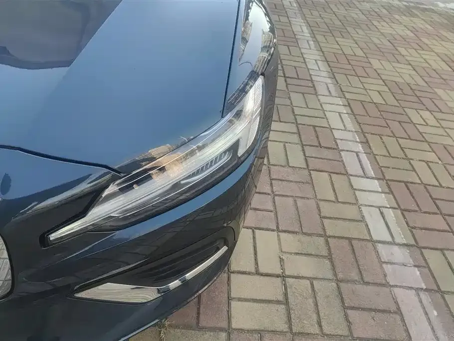 Volvo V60 2024 из CN, фото 10