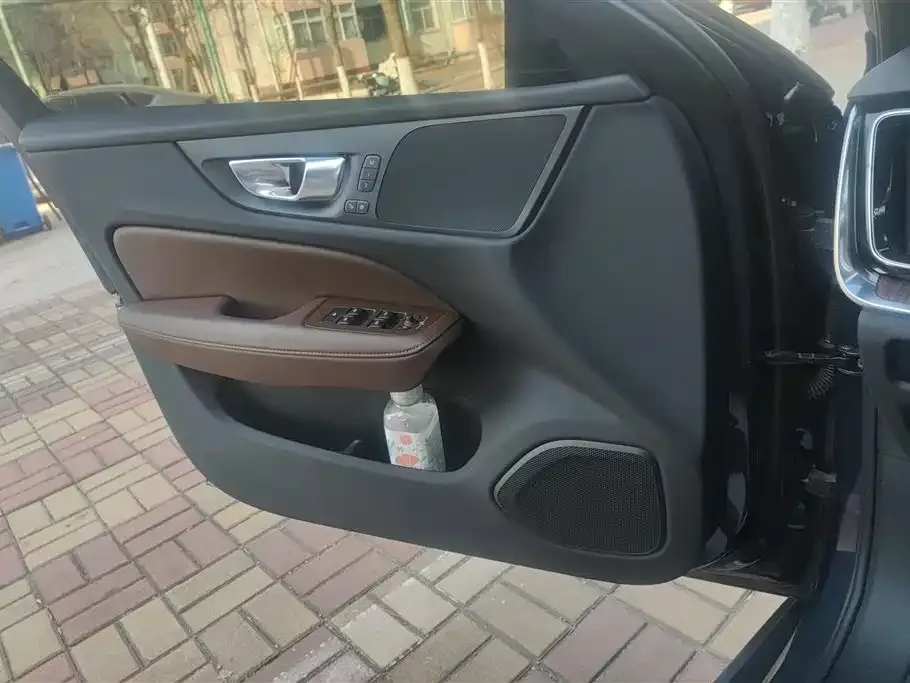 Volvo V60 2024 из CN, фото 6