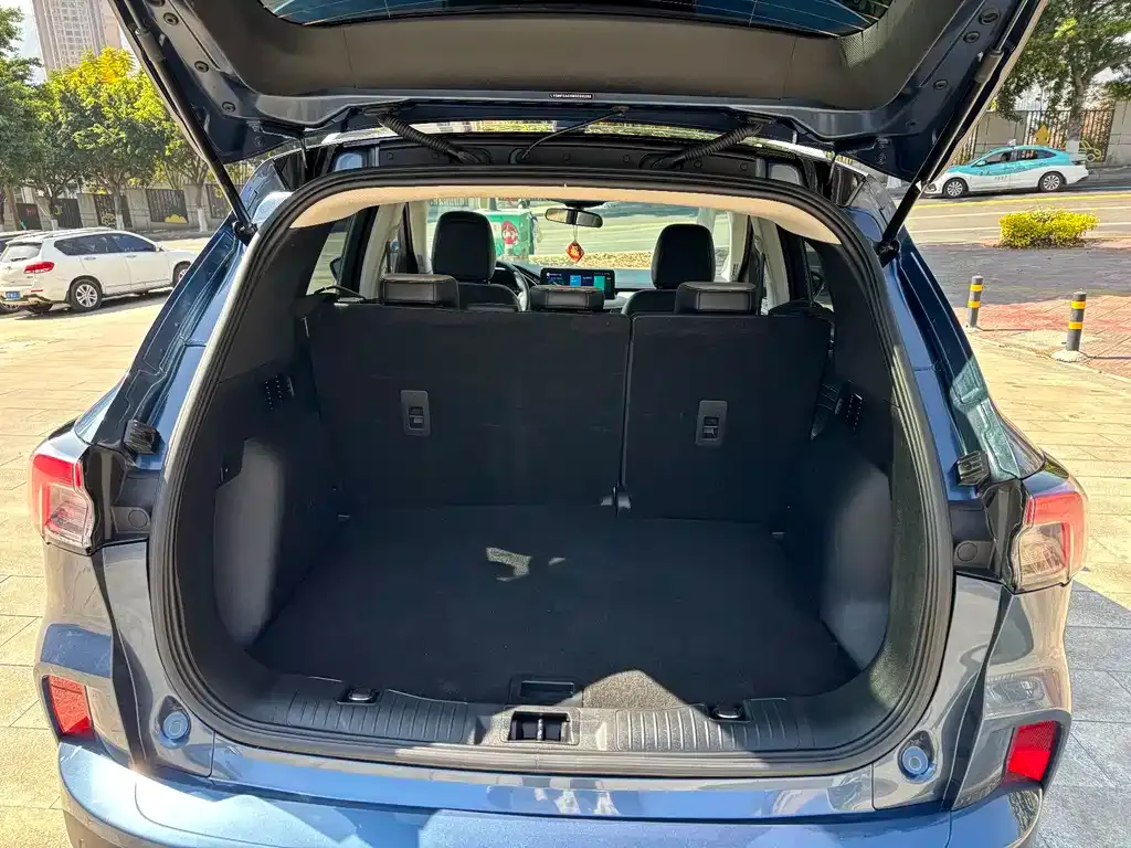 Ford Escape 2021 из CN, фото 9