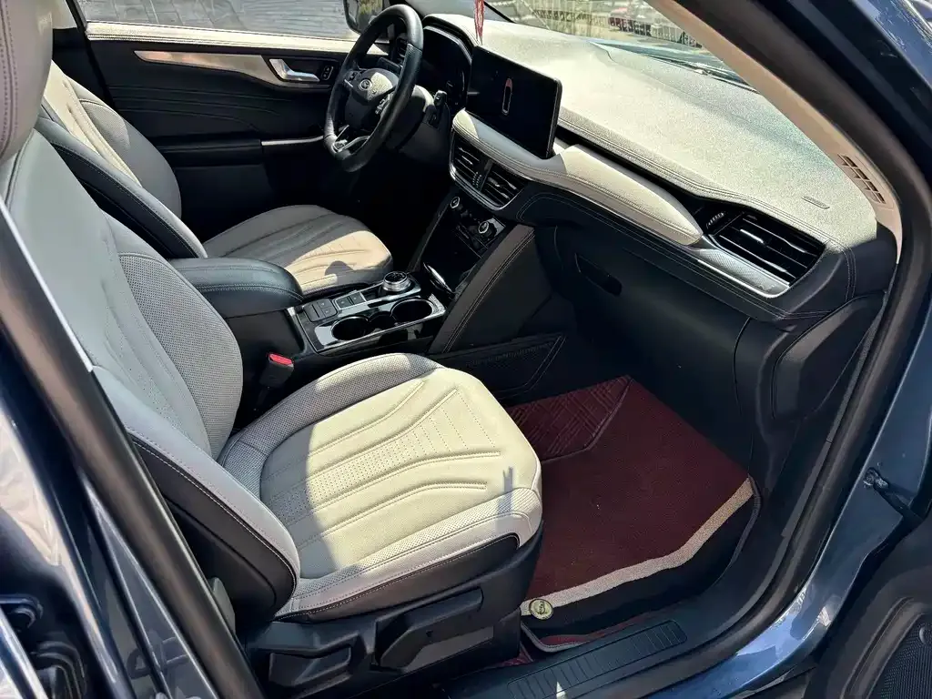 Ford Escape 2021 из CN, фото 2