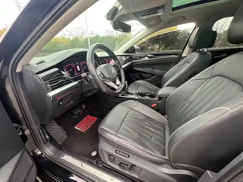 Volkswagen Passat 2023 из CN, фото 10
