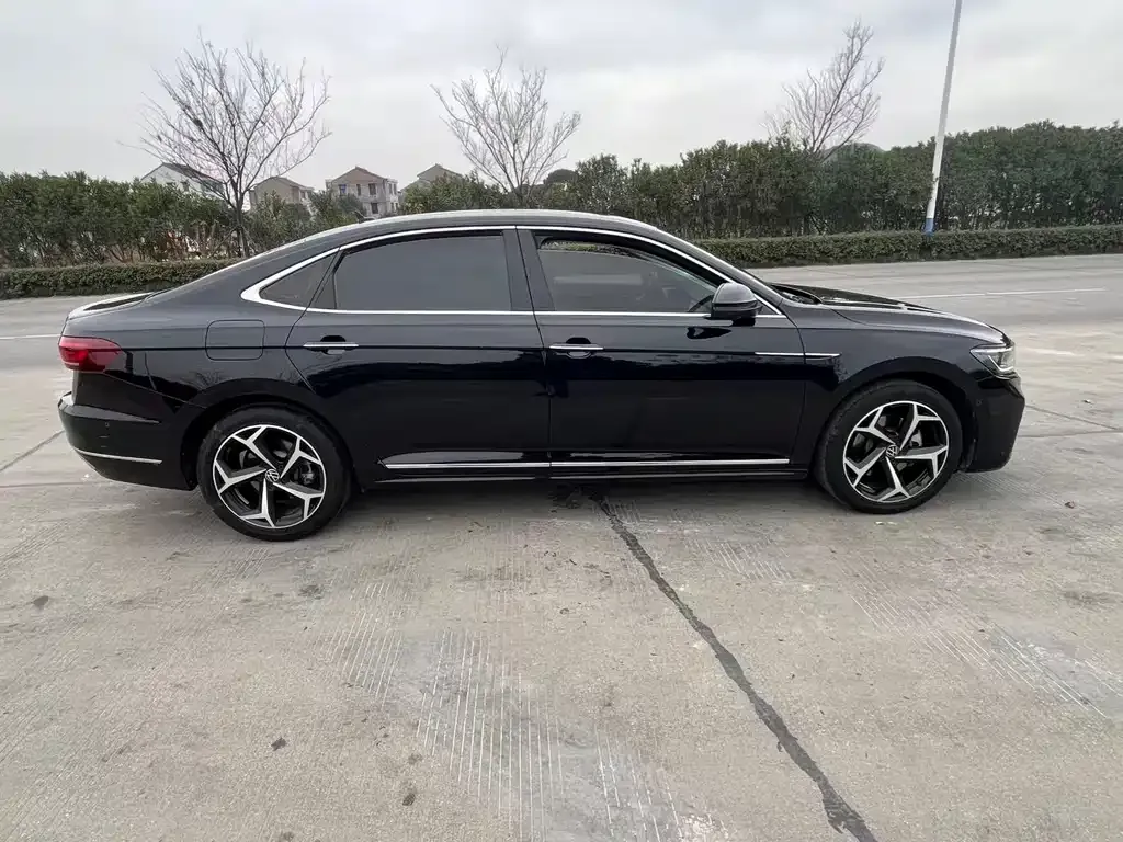 Volkswagen Passat 2023 из CN, фото 9