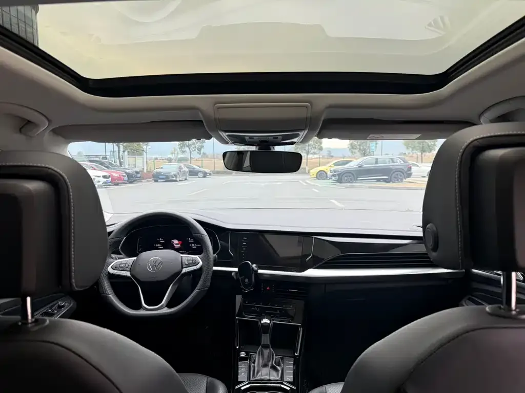 Volkswagen Passat 2025 из CN, фото 2