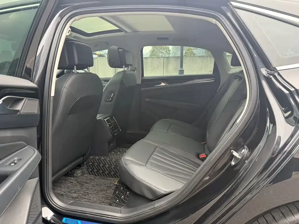 Volkswagen Passat 2025 из CN, фото 6