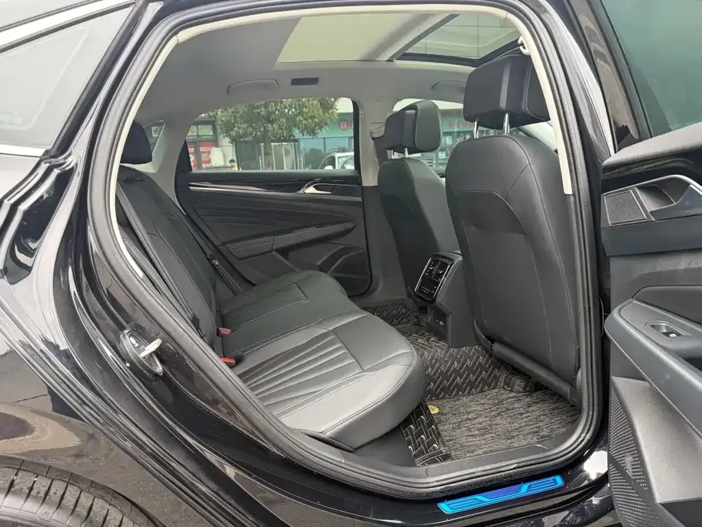 Volkswagen Passat 2025 из CN, фото 7