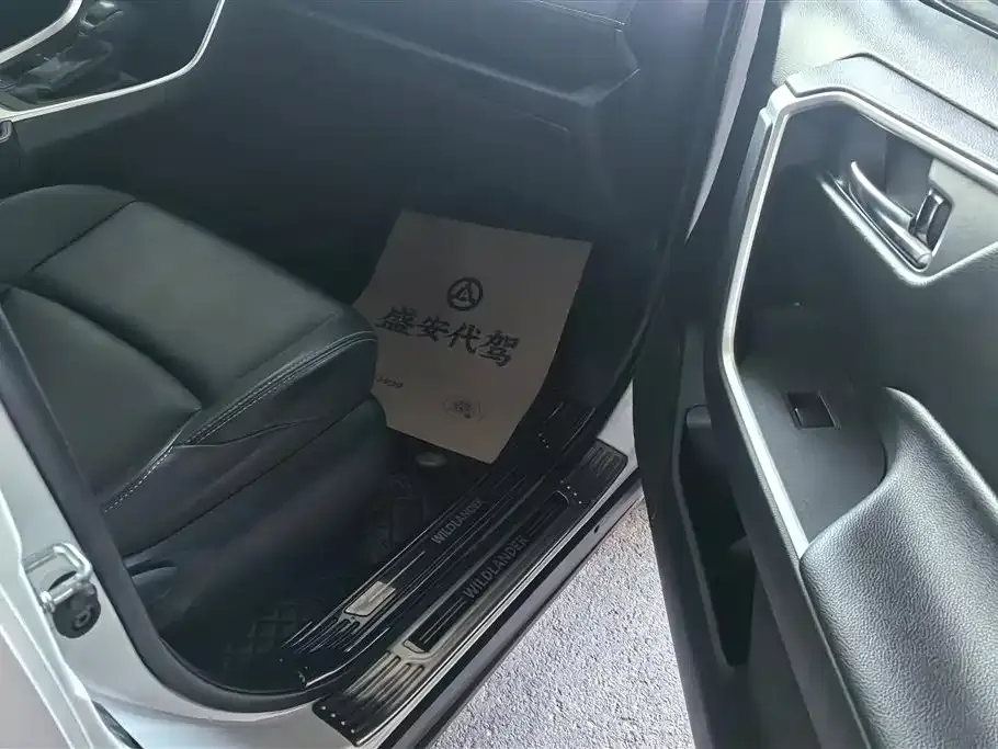Toyota Wildlander 2022 из CN, фото 7