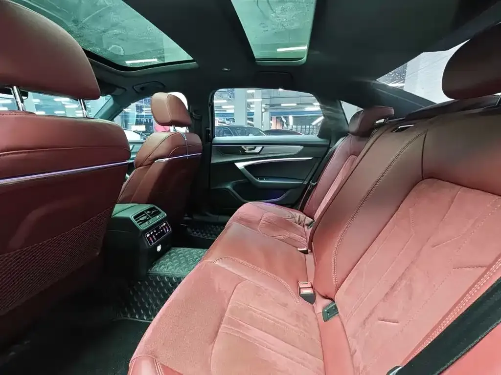 Audi A6L 2021 из CN, фото 6