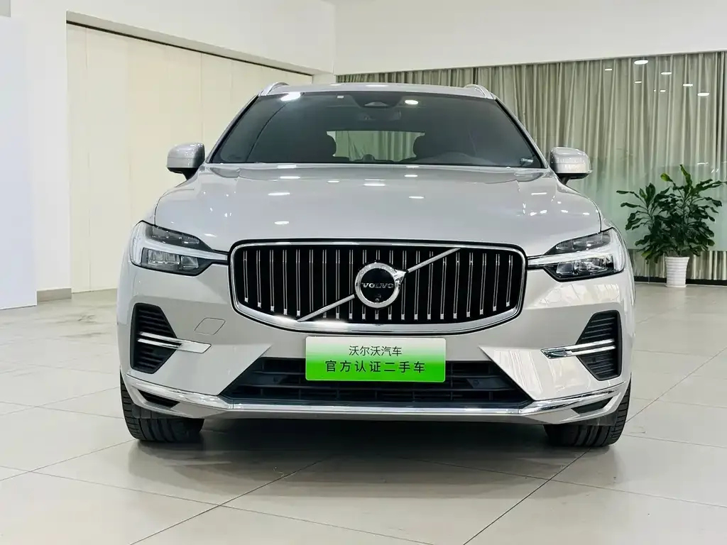 Volvo XC60 PHEV — фото 3