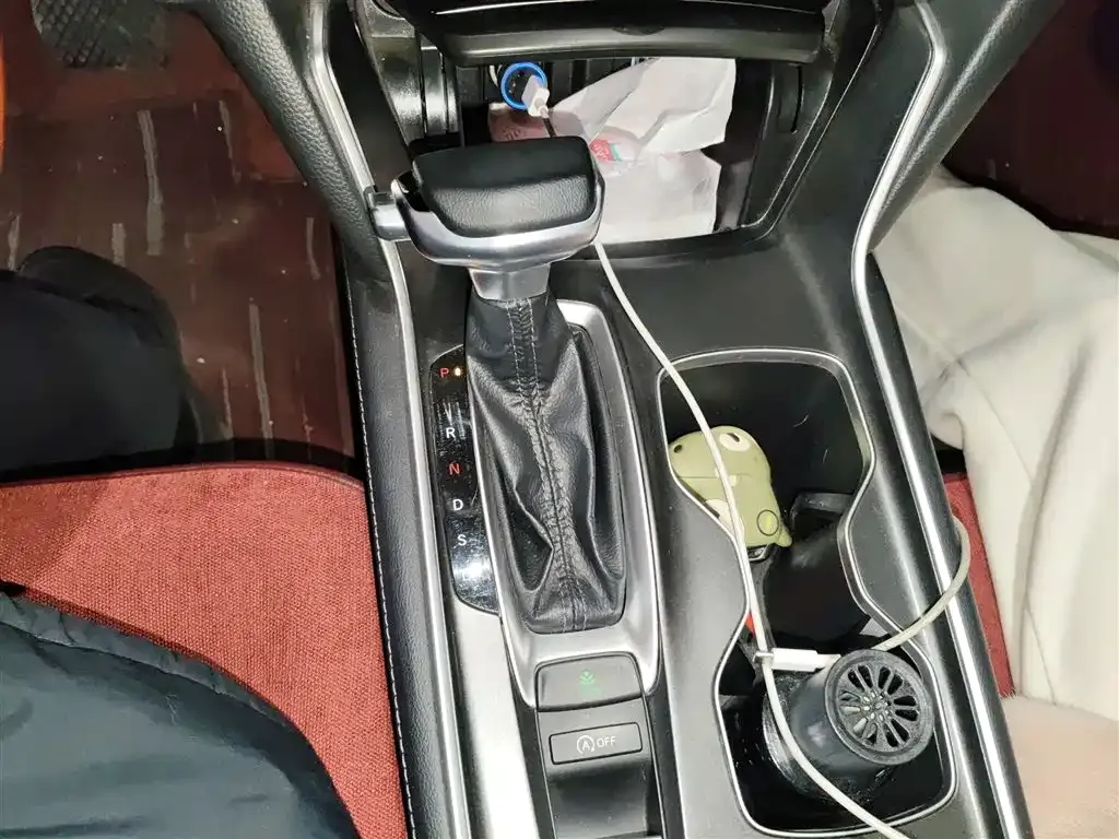 Honda Accord — фото 10