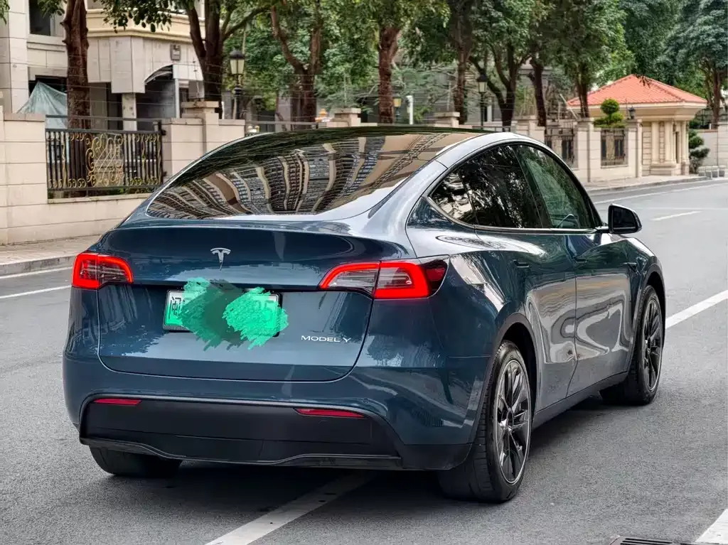 Tesla Model Y 2023 из CN, фото 8