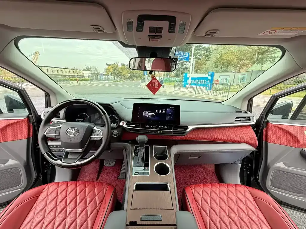 Toyota Sienna 2024 из CN, фото 8