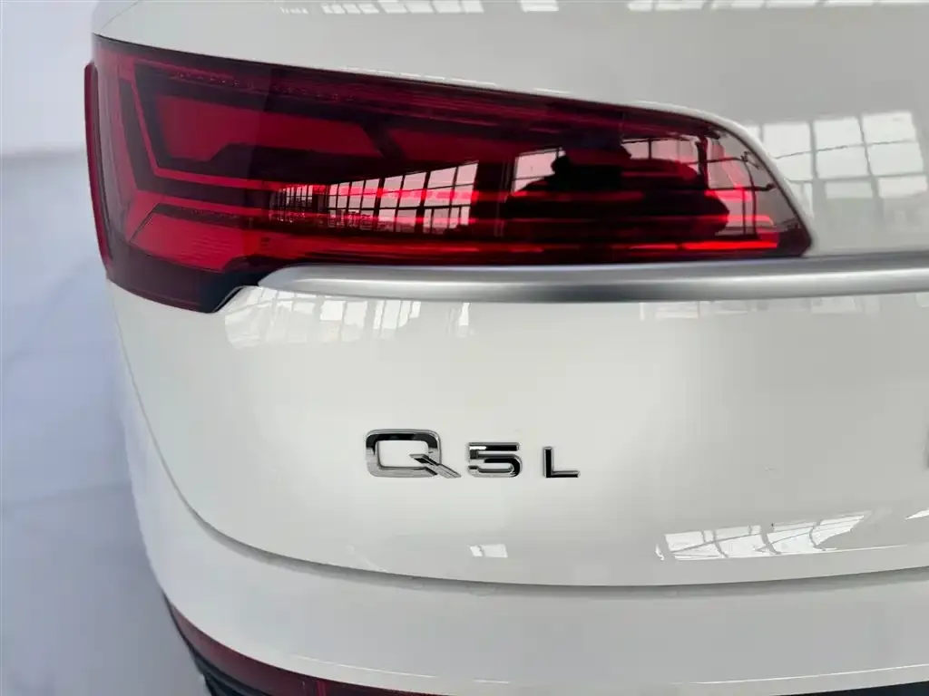 Audi Q5L Sportback — фото 2