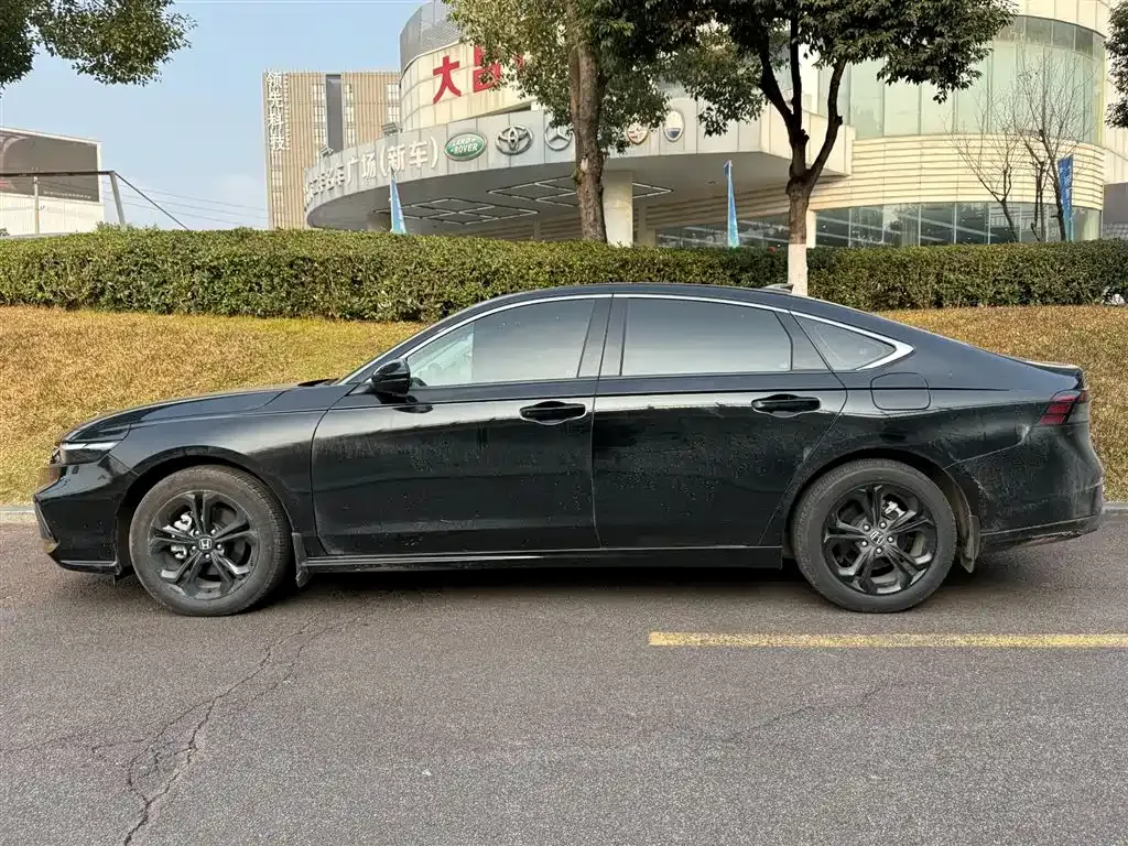 Honda Accord — фото 7