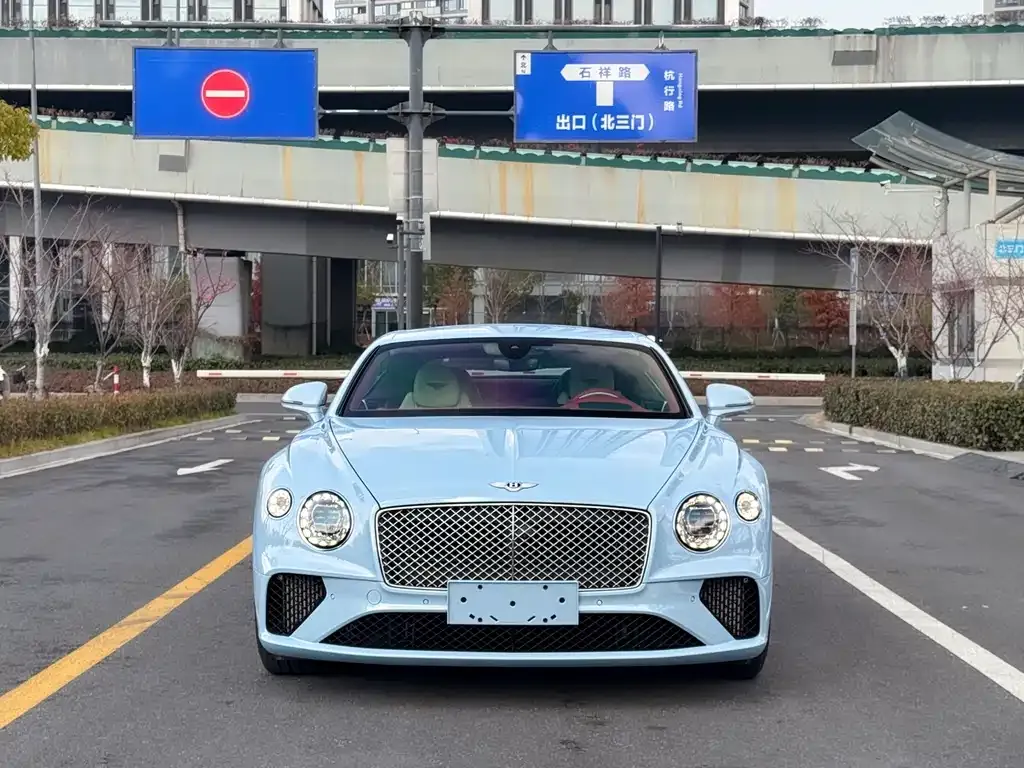 Bentley Continental 2023 из CN, фото 1