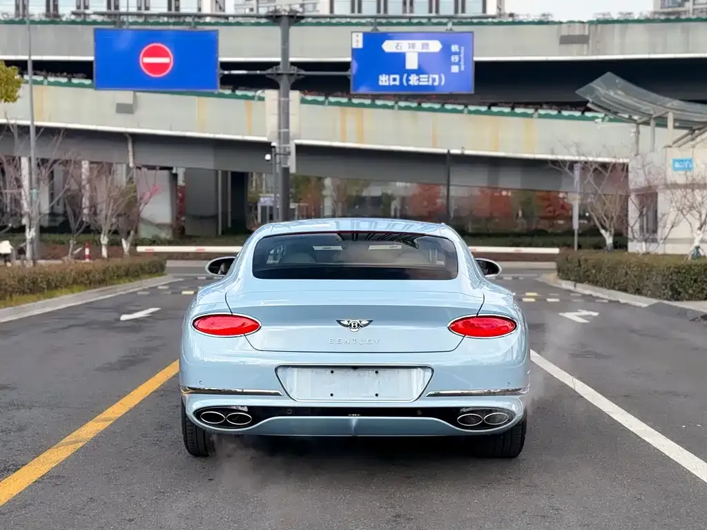 Bentley Continental 2023 из CN, фото 5