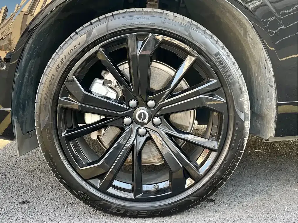 Volvo XC60 PHEV 2025 из CN, фото 8