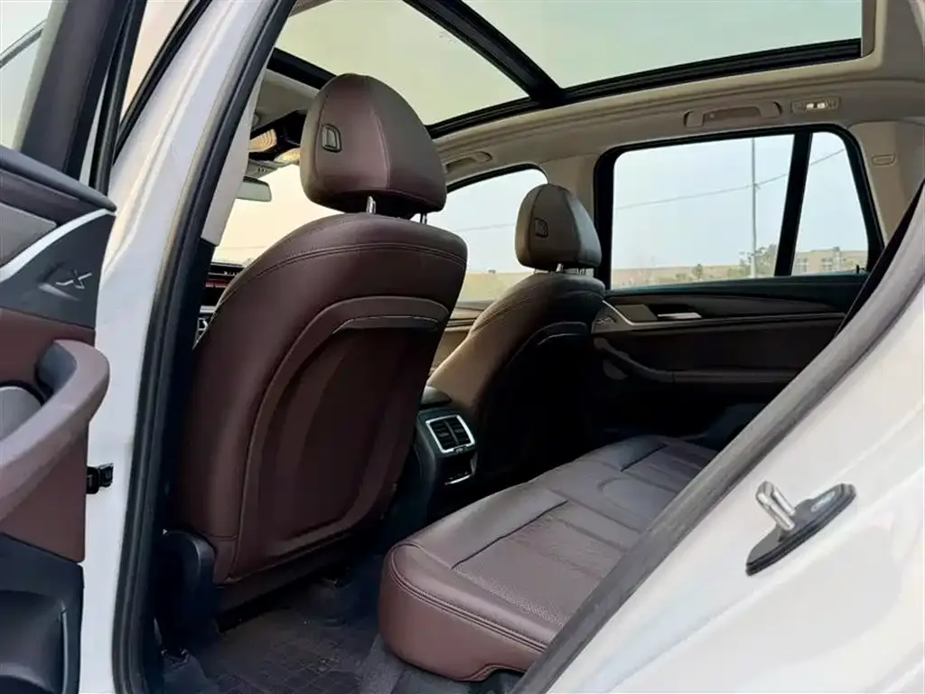 BMW X3 2024 из CN, фото 2