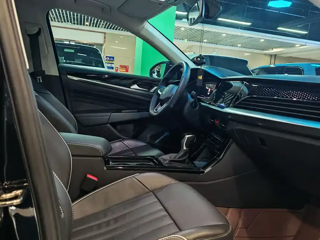 Volkswagen Passat 2022 из CN, фото 6