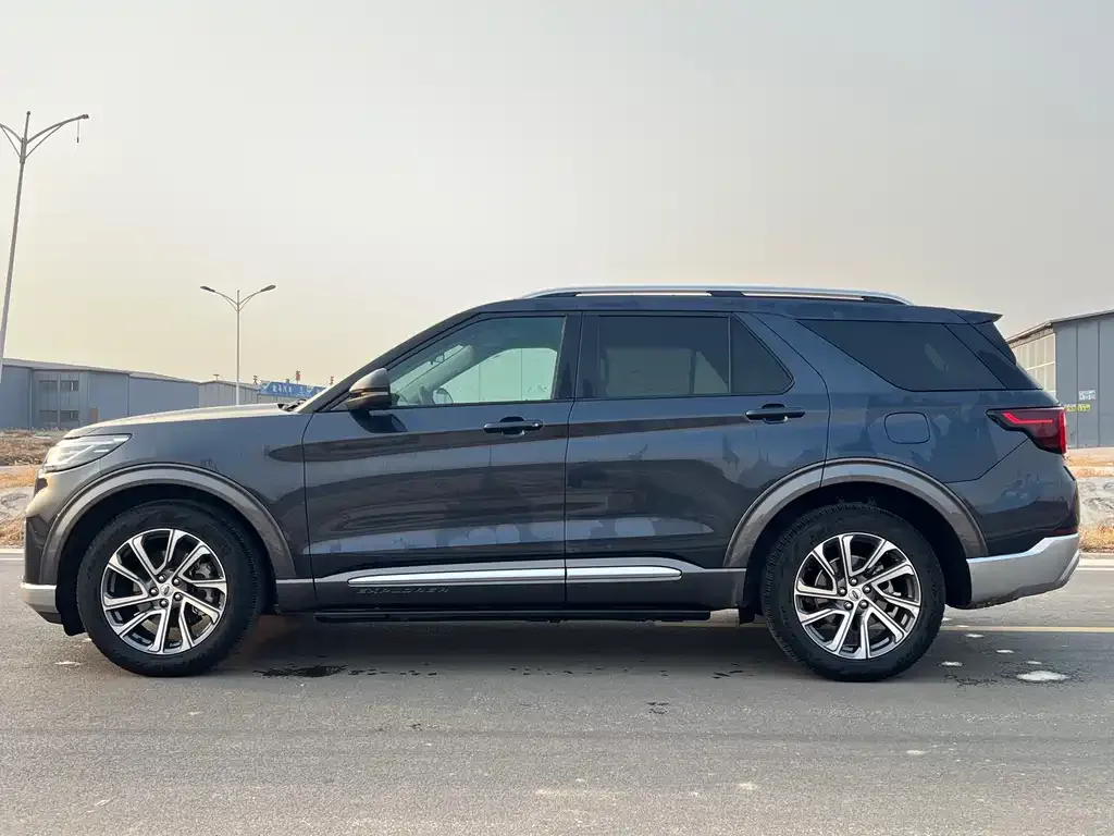 Ford Explorer 2023 из CN, фото 10