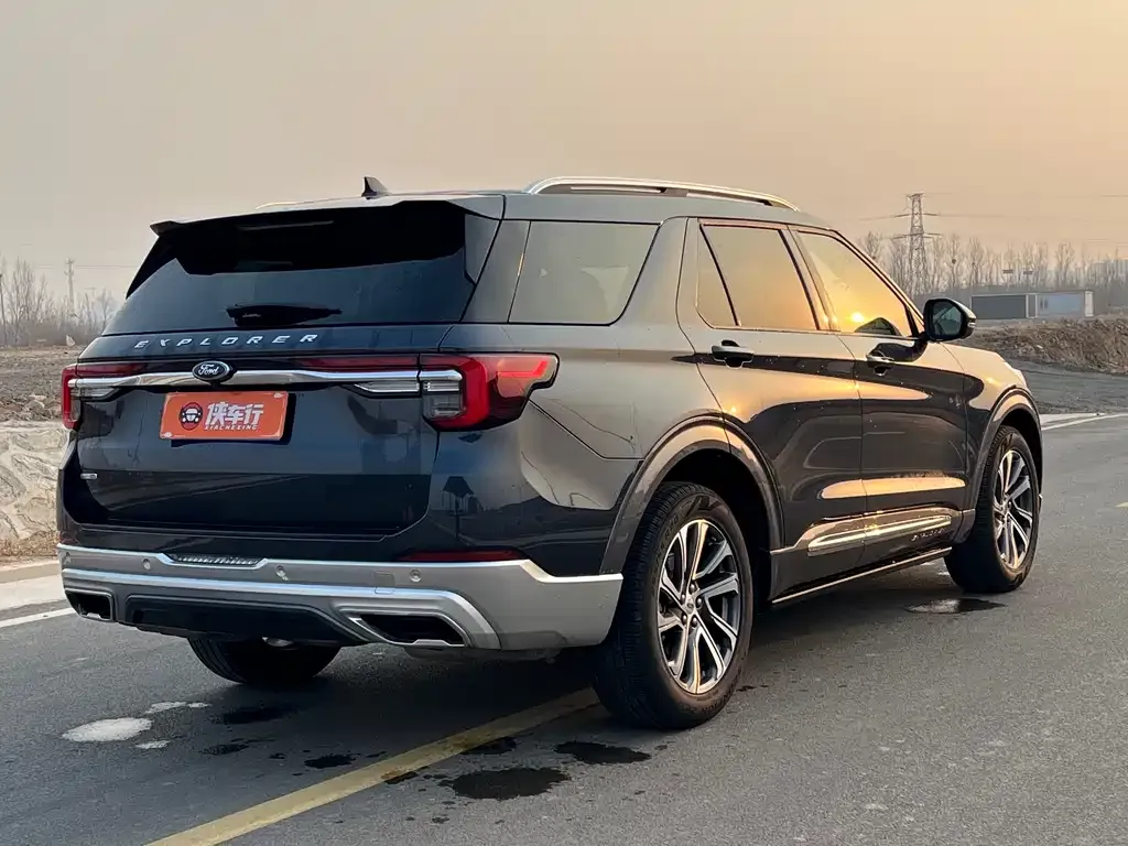 Ford Explorer 2023 из CN, фото 4