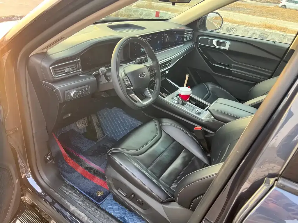 Ford Explorer 2023 из CN, фото 7