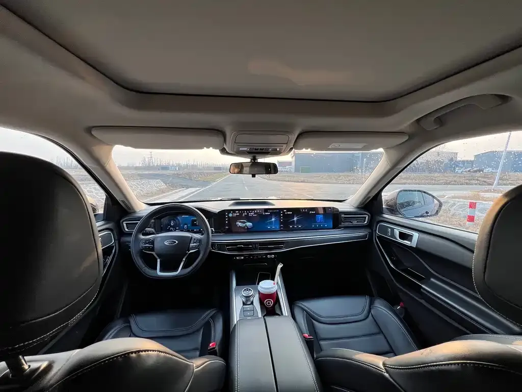 Ford Explorer 2023 из CN, фото 6
