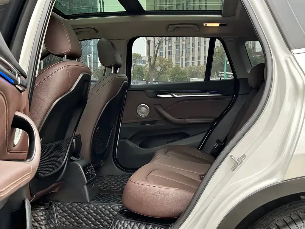 BMW X1 2021 из CN, фото 8