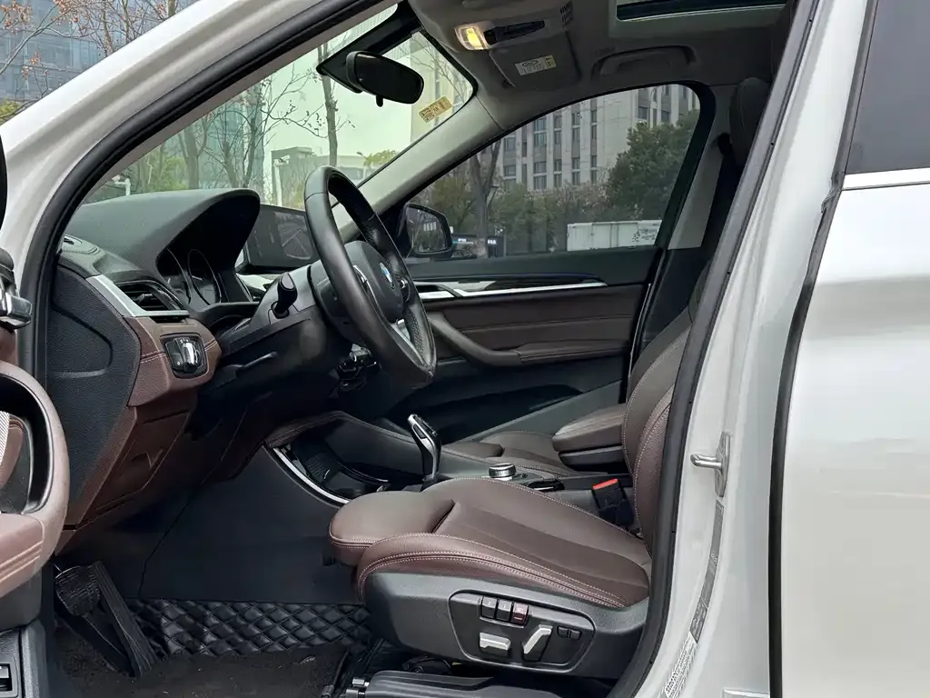 BMW X1 2021 из CN, фото 3