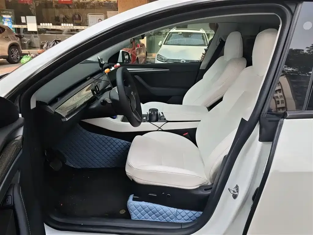 Tesla Model Y 2023 из CN, фото 9