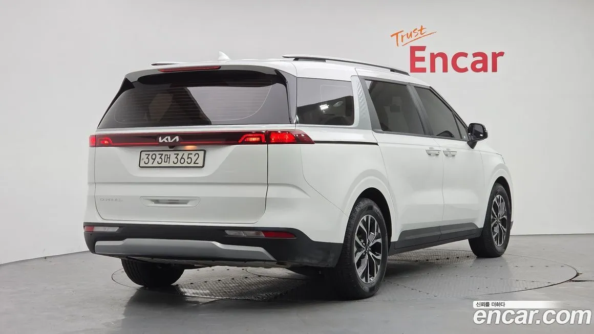 Kia Carnival — фото 4