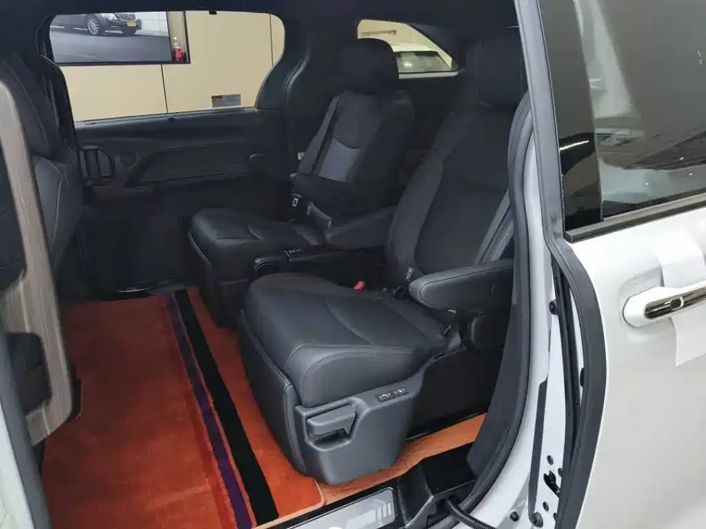 Toyota Sienna 2022 из CN, фото 7