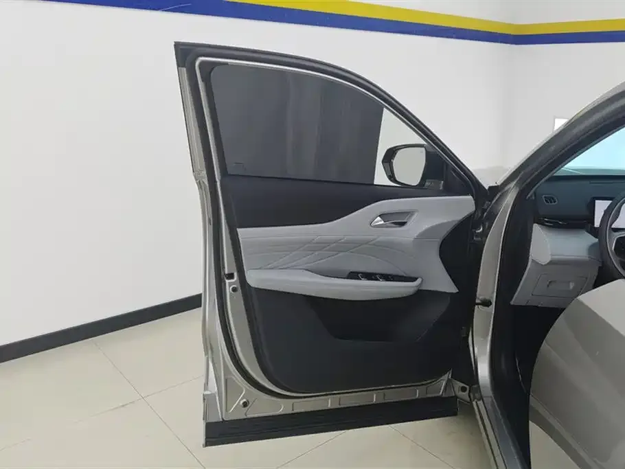 Changan UNI-Z New Energy 2025 из CN, фото 2