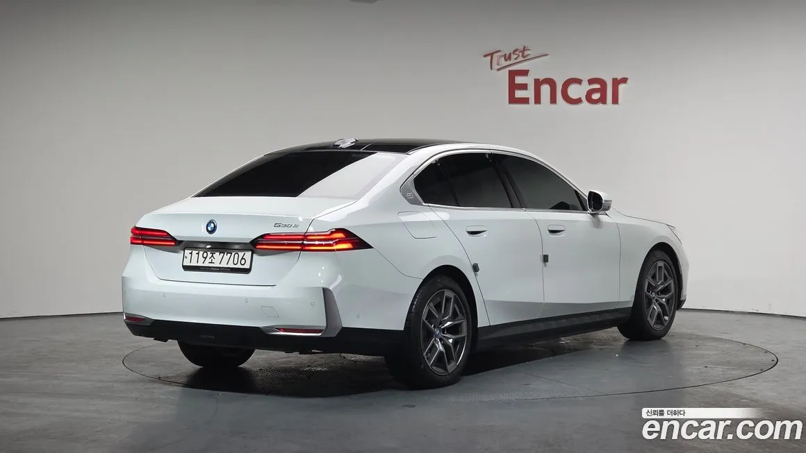 BMW 5-Series 2025 из KR, фото 3